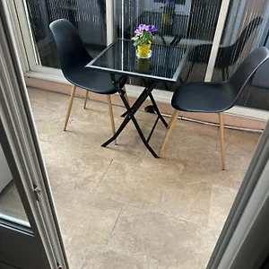 Climatisé Proche Port Et Plages Appartement
